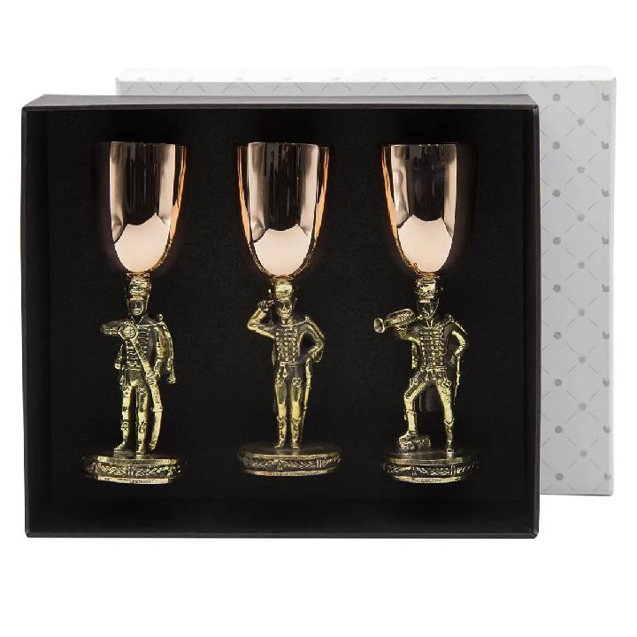 Набор рюмок Кольчугинский Мельхиор Охотничий домик Аты-Баты медь-латунь с чернением 3шт в футляре