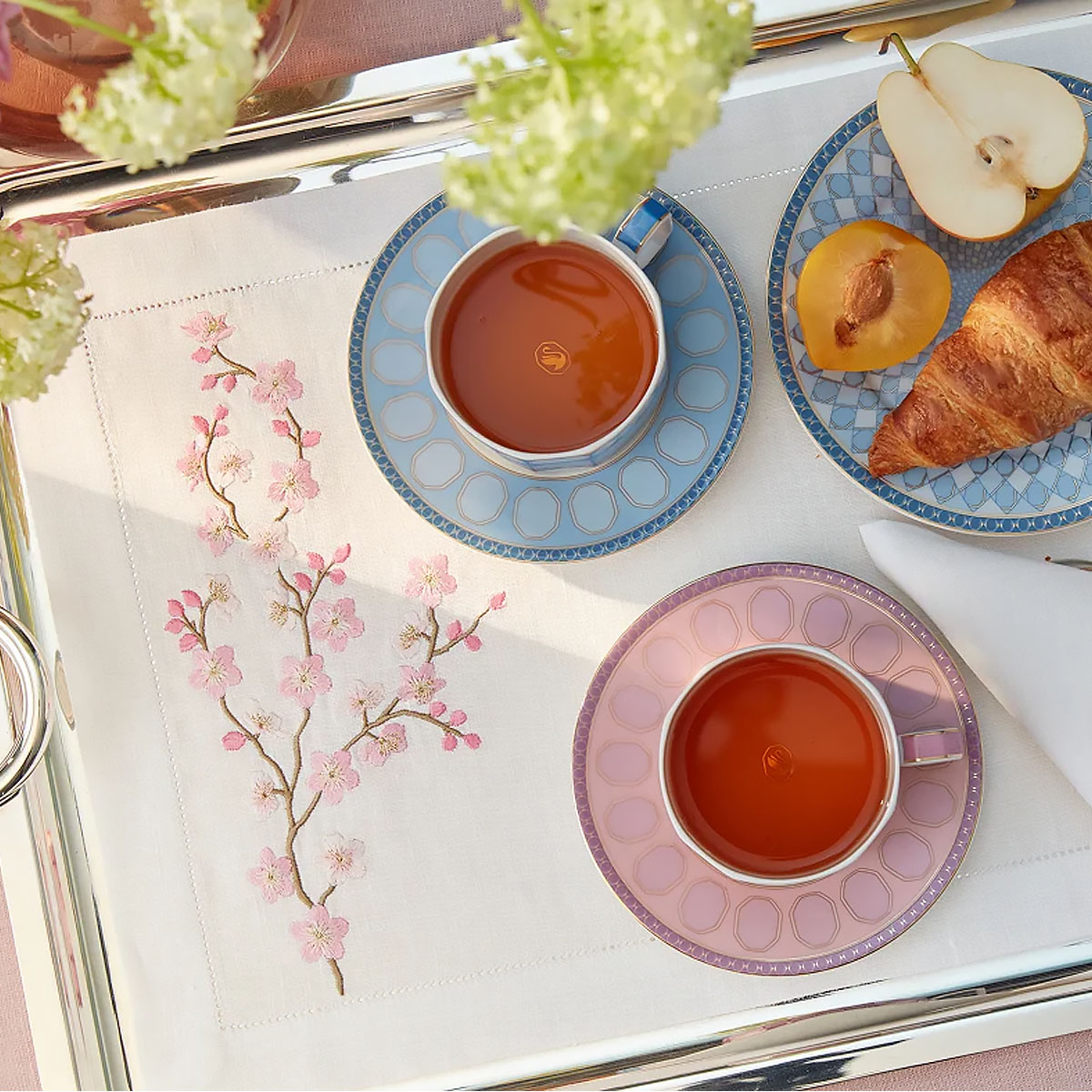 Салфетка подстановочная Amitile Parfume de jardin Сакура 35х50см лен белый, вышивка цветная