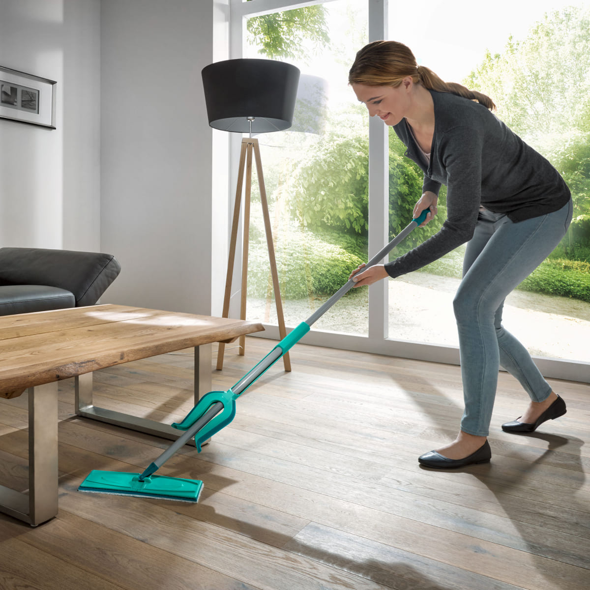 Швабра хозяйственная с отжимом Leifheit Picobello S micro duo