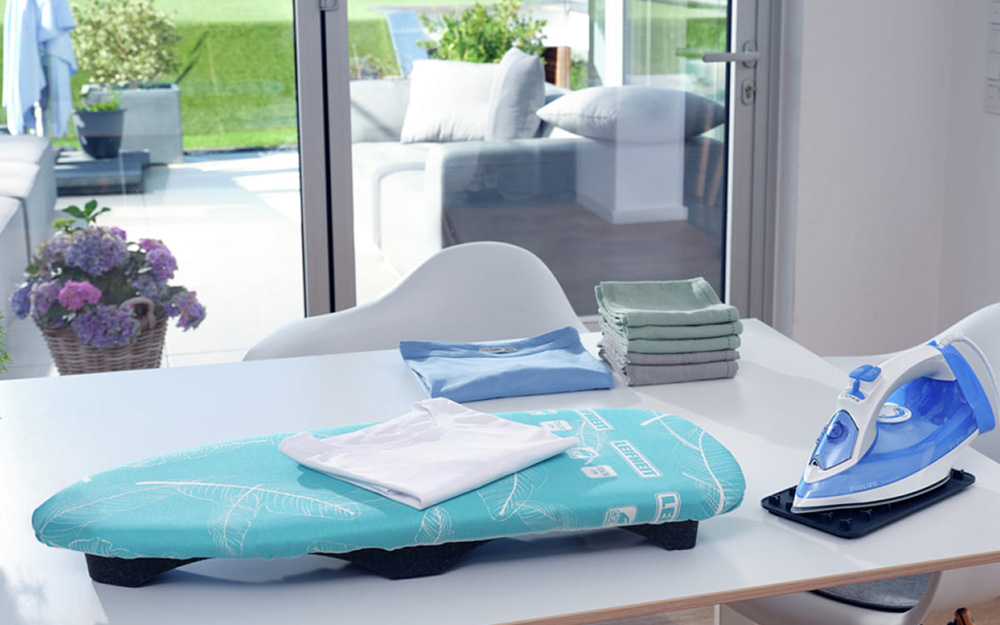 Compact-Table.jpg Compact-Table.jpg