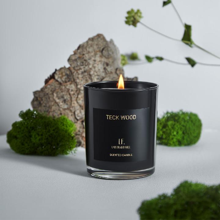 Свеча ароматическая в черном стекле Lab Fragrance Премиум. Тиковое Дерево