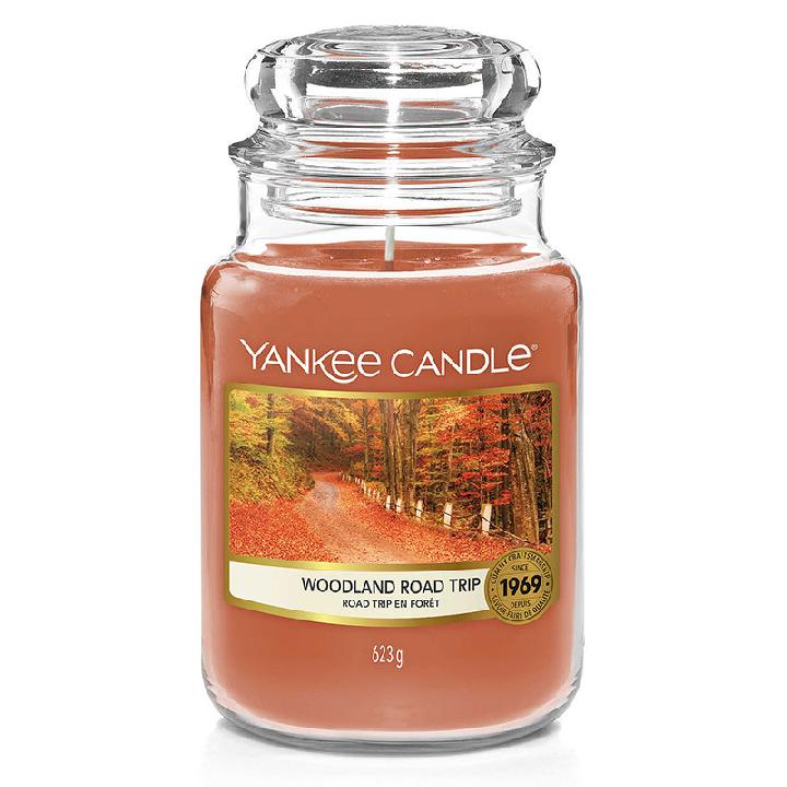 Свеча большая в стеклянной банке Yankee Candle Путешествие по лесу