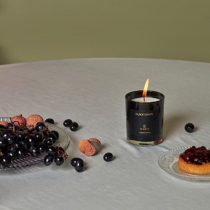 Свеча ароматическая в черном стекле Lab Fragrance Премиум. Черный Виноград