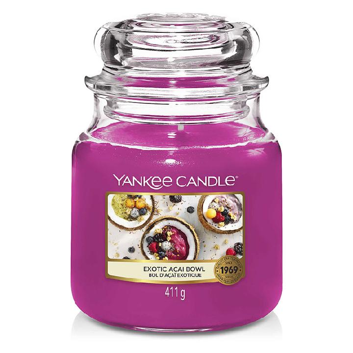 Свеча средняя в стеклянной банке Yankee Candle Экзотические ягоды