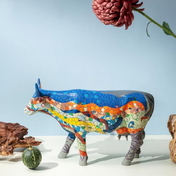 Декоративная статуэтка CowParade Russia Barcelona Cow